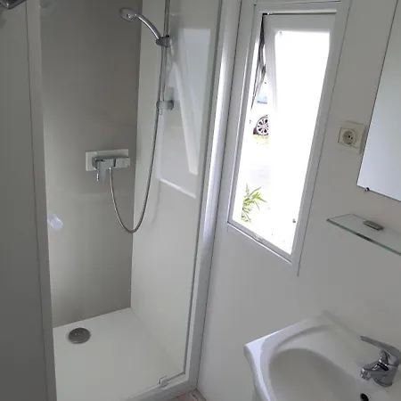 Franck's Tiny House Les Viviers אתר קמפינג *