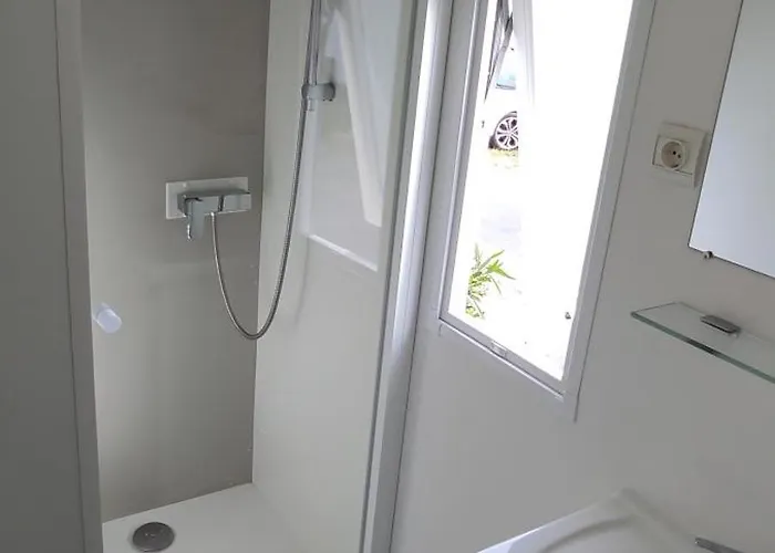 Franck's Tiny House Les Viviers Кемпинг *