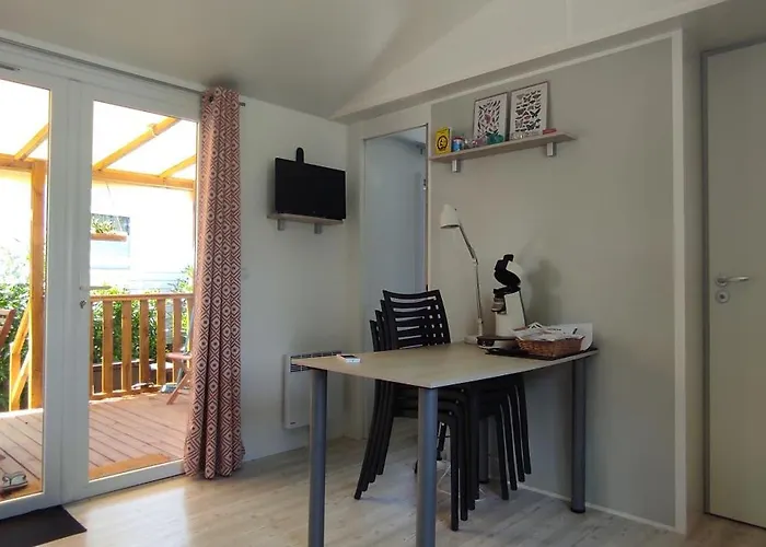 Franck's Tiny House Les Viviers Кемпинг